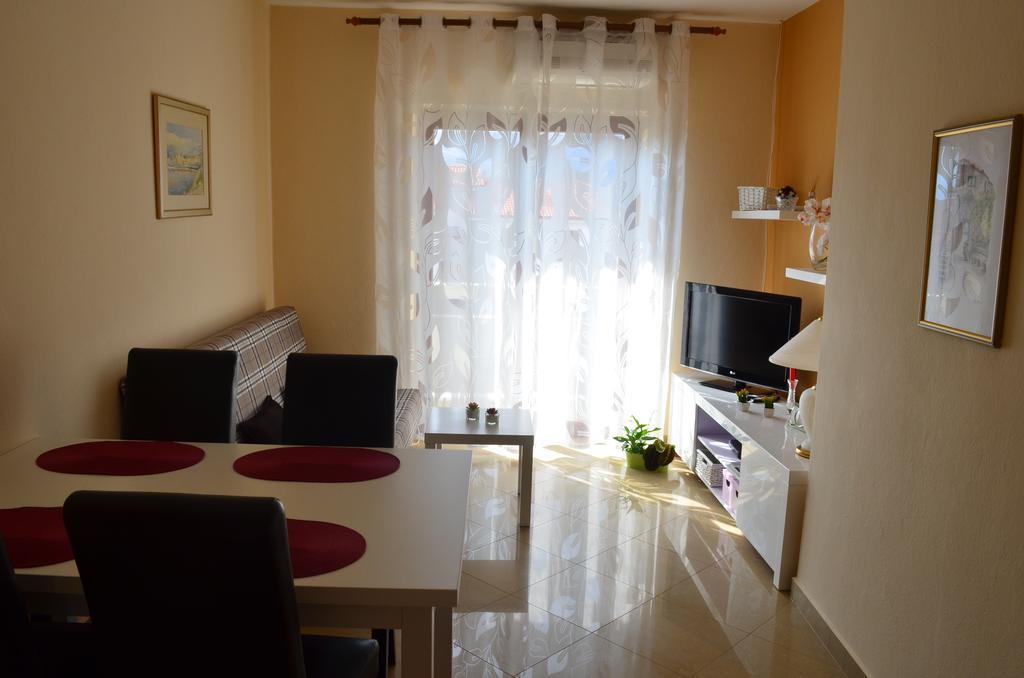 Apartments Mihalic Башка Екстер'єр фото
